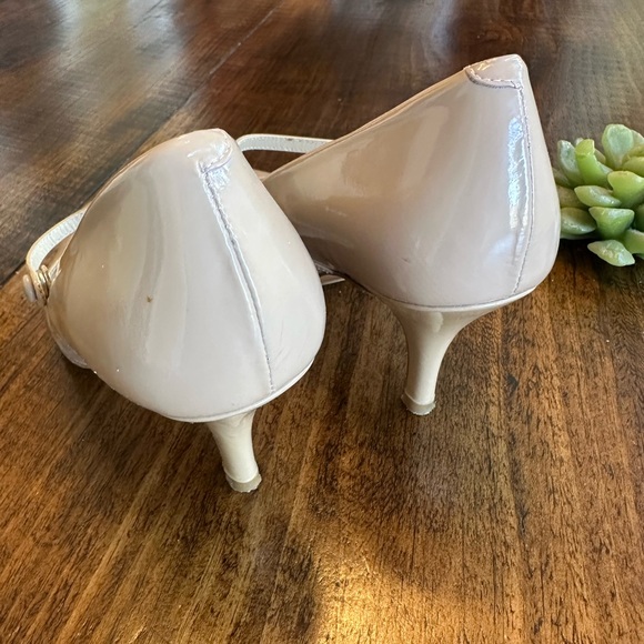 Boden |  Nude Patent Leather Mary Jane Soft Pointed Toe Heels, Size 39 (8.5) - Picture 7 of 10